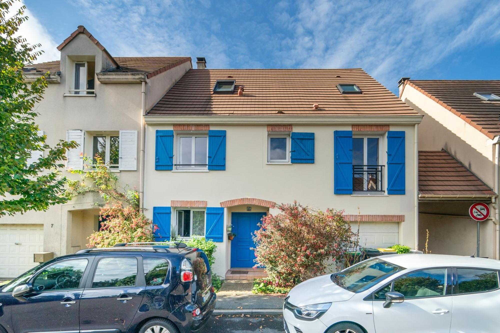 Les Volets Bleus Apartment Ренжи Екстериор снимка